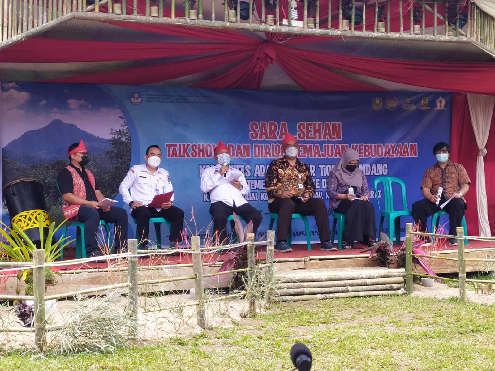 Talk Show Pemajuan Kebudayaan Bersama Wakil Bupati Sanggau